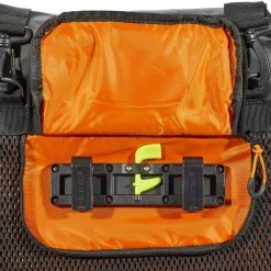 Basil Miles Tarpaulin Cykeldagsæk 17l, Sort/orange -Norco Taskebutik basil miles tarpaulin bicycle daypack 17l black orange 3