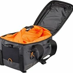 Basil Miles Tarpaulin Cykeltaske 7l, Sort/orange 9 Basil Miles Tarpaulin Cykeltaske 7l, Sort/orange -Norco Taskebutik basil miles tarpaulin bicycle trunkbag 7l black orange 4