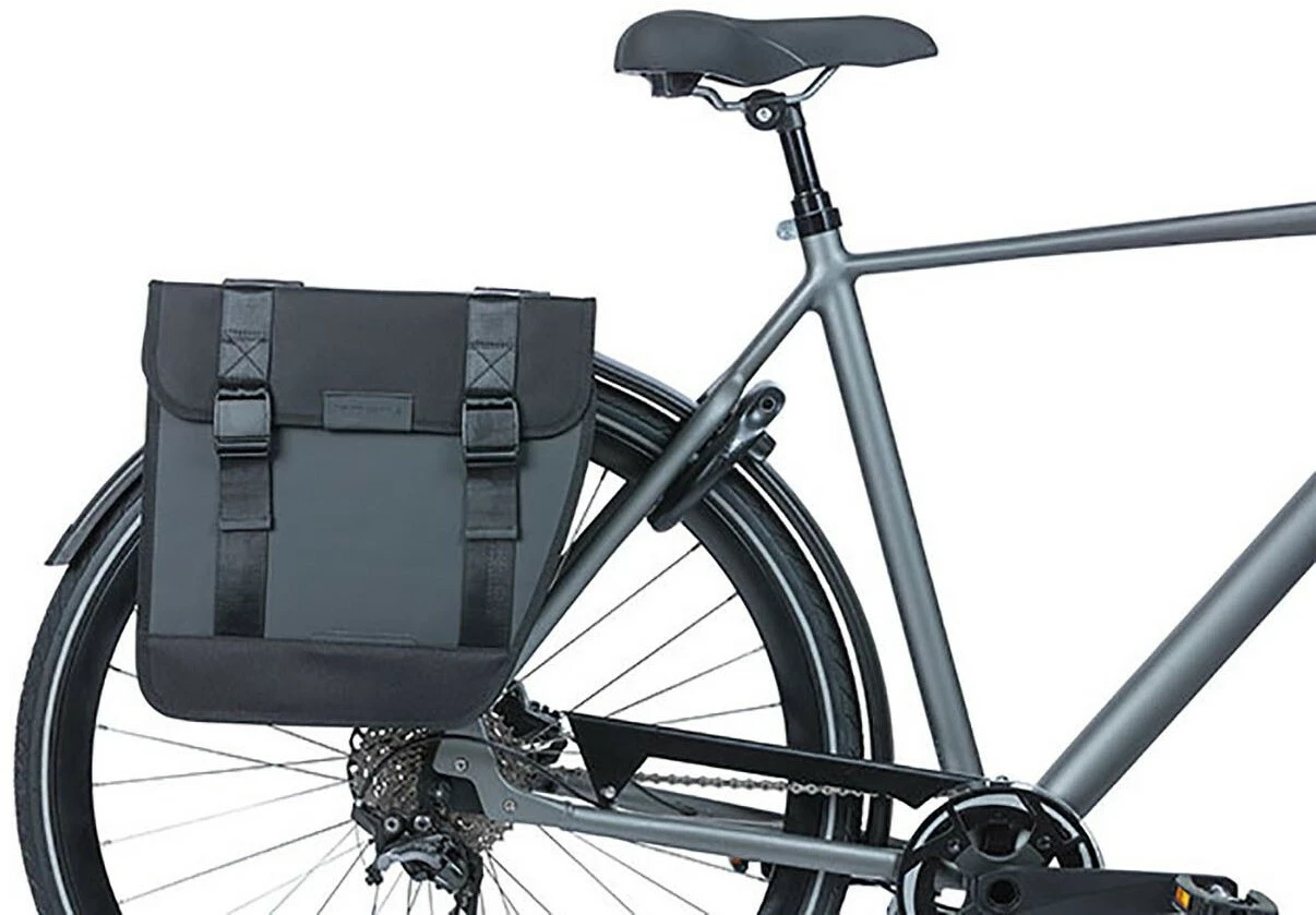 Basil Tour Waterproof Dobbelt Sidetaske 28l, Sort 6 Basil Tour Waterproof Dobbelt Sidetaske 28l, Sort - Billede 6