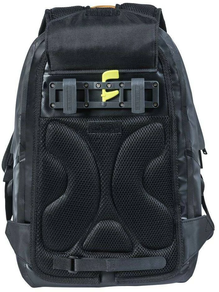 Basil Urban Dry Cykelrygsæk 18l, Sort 4 Basil Urban Dry Cykelrygsæk 18l, Sort - Billede 4
