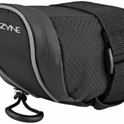 Lezyne Micro Caddy Sadeltaske <p>M STRAP</p>, Sort
