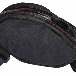 Revelate-designs Revelate Designs Jerrycan Steltaske Rund, Sort 6 Revelate-designs Revelate Designs Jerrycan Steltaske Rund, Sort -Norco Taskebutik revelate designs jerrycan oberrohrtasche gebogen schwarz 3