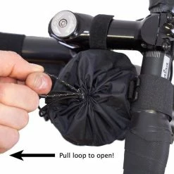 Revelate-designs Revelate Designs Mountain Feedbag Cykeltaske, Sort/beige 9 Revelate-designs Revelate Designs Mountain Feedbag Cykeltaske, Sort/beige -Norco Taskebutik revelate designs mountain feedbag lenkertasche black 5